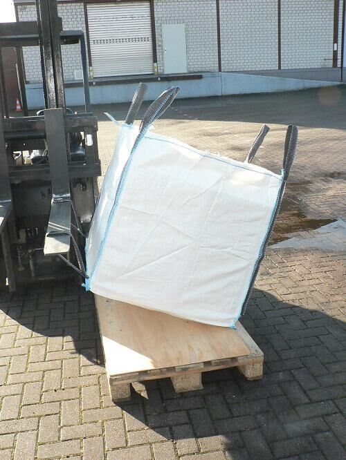 Big Bag Tragkr. 1350 kg 4 Hebe - / 2 Bodenschl. Big Bag Tragkr. 1350 kg 4 Hebe - / 2 Bodenschl.