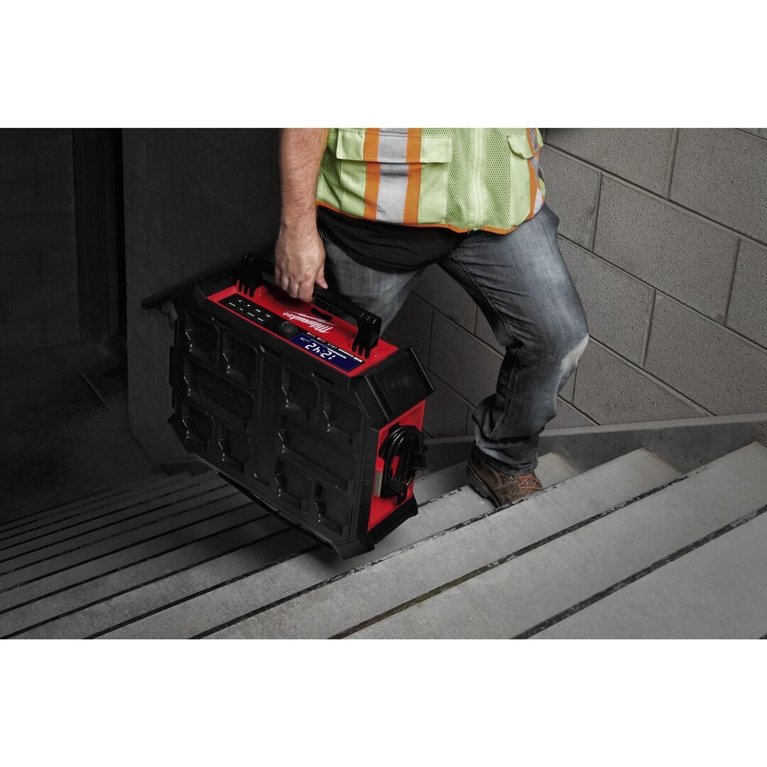 MILWAUKEE Akku-/Netz-Radio Packout mit Ladefunktion M18 PRCDAB+ MILWAUKEE Akku-/Netz-Radio Packout mit Ladefunktion M18 PRCDAB+