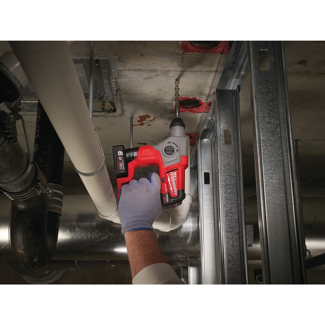 Milwaukee Akku-Bohrhammer 4.0Ah + HD Box M12 CH-402C Milwaukee Akku-Bohrhammer 4.0Ah + HD Box M12 CH-402C