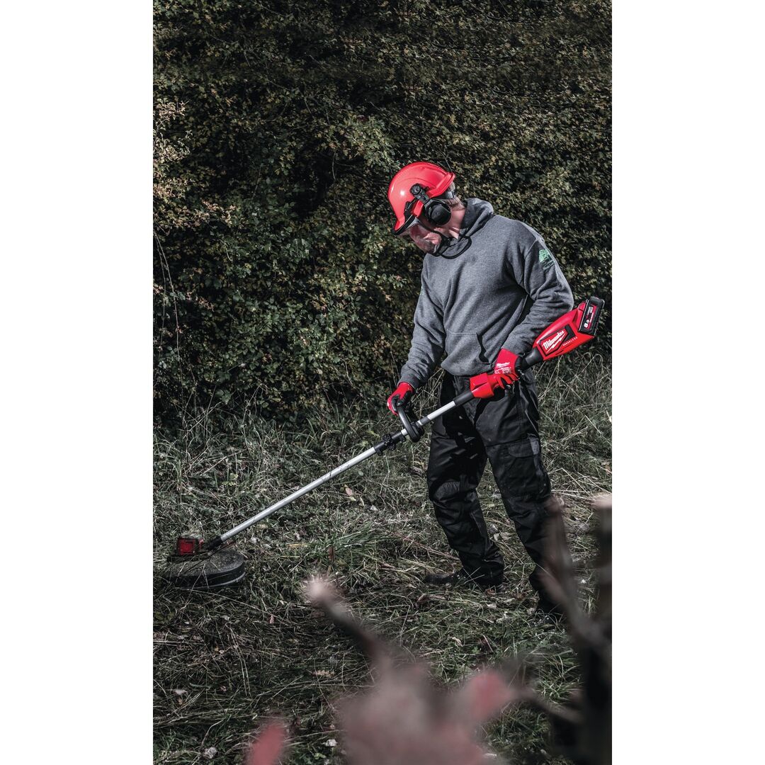 MILWAUKEE Akku-Rasentrimmer M18BLLT-0 Solo, im Karton MILWAUKEE Akku-Rasentrimmer M18BLLT-0 Solo, im Karton