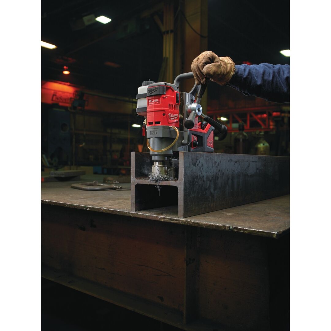MILWAUKEE Akku-Magnetkernbohrmaschine M18 FMDP-0C MILWAUKEE Akku-Magnetkernbohrmaschine M18 FMDP-0C