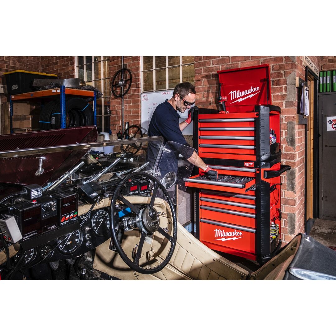MILWAUKEE Werkstattwagen 78 cm / 30" mit 7 Schubladen MILWAUKEE Werkstattwagen 78 cm / 30" mit 7 Schubladen