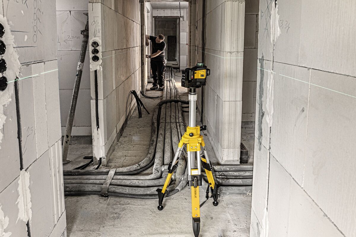 Stabila Multilinien-Laser LAX 600G 12V 7-tlg. Set 3x360° Greenbeam-Linien Stabila Multilinien-Laser LAX 600G 12V 7-tlg. Set 3x360° Greenbeam-Linien