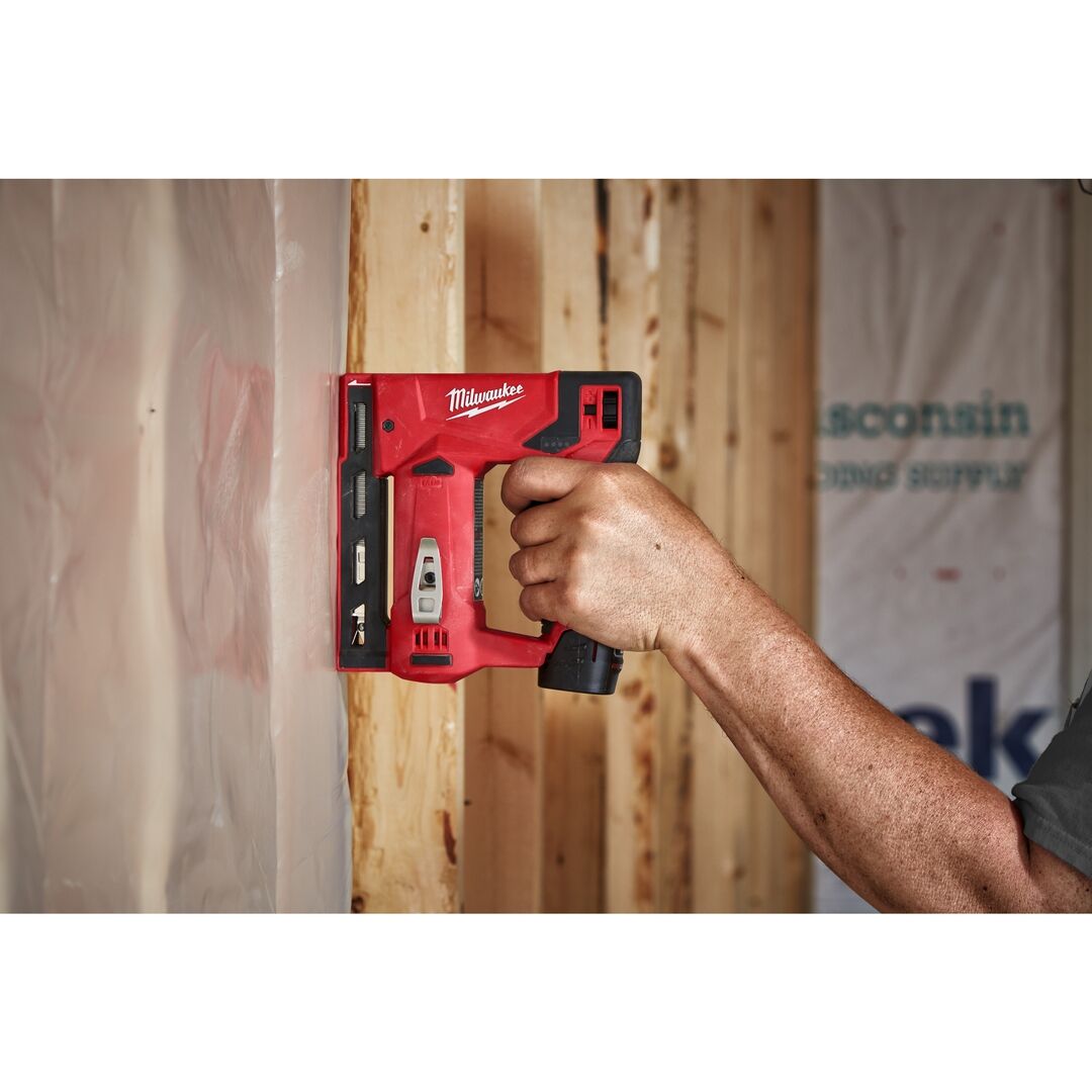 Milwaukee Akku- Tacker M12 BST-202X Milwaukee Akku- Tacker M12 BST-202X
