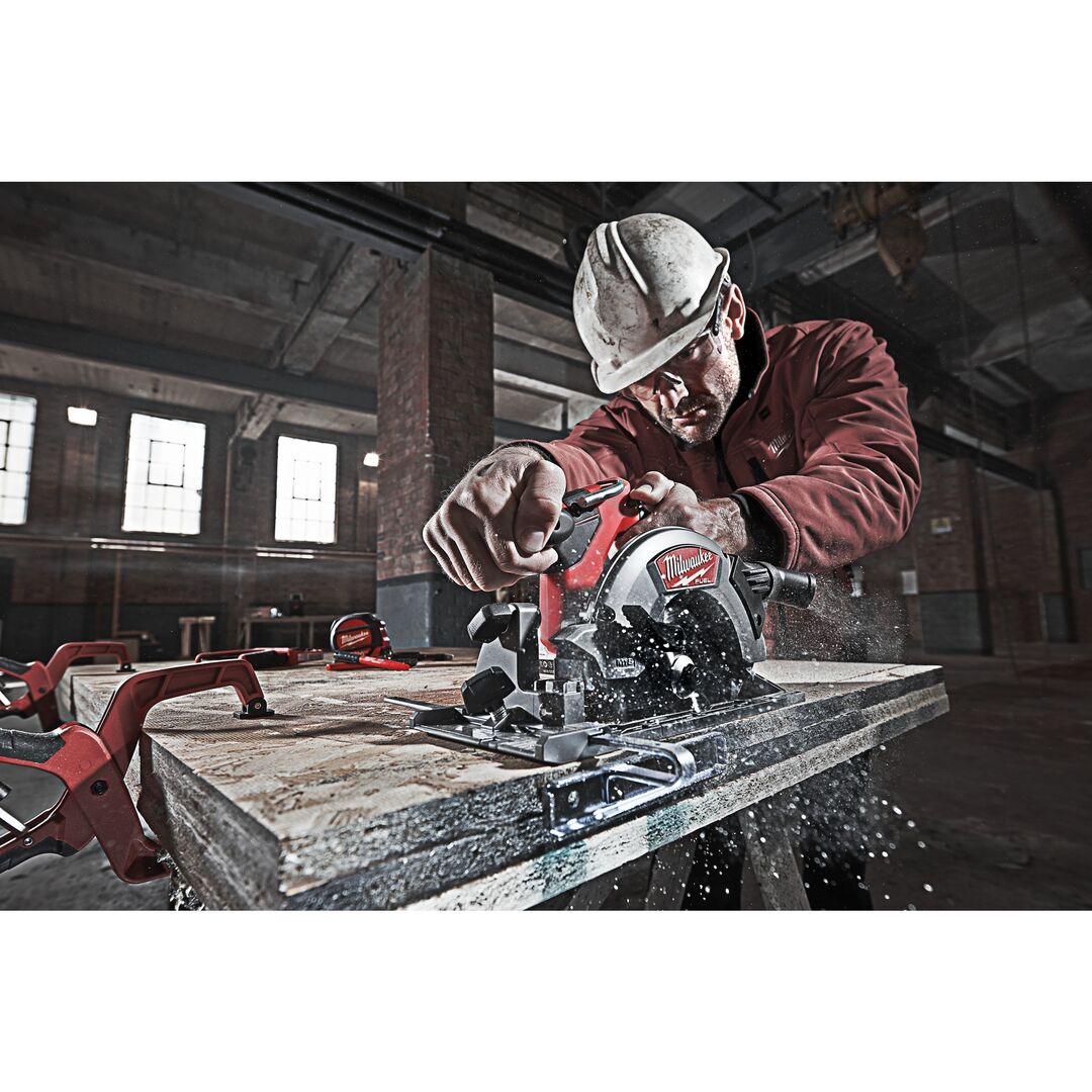 MILWAUKEE Akku-Handkreissäge + HD-Box FUEL M18 CCS55 / 5.0 Ah
