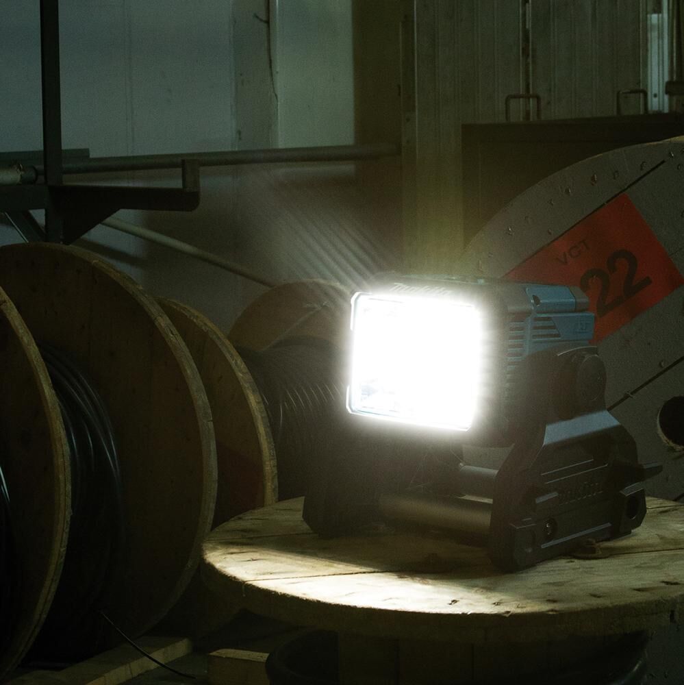 MAKITA Akku-Baustrahler DEADML811 solo, im Karton MAKITA Akku-Baustrahler DEADML811 solo, im Karton