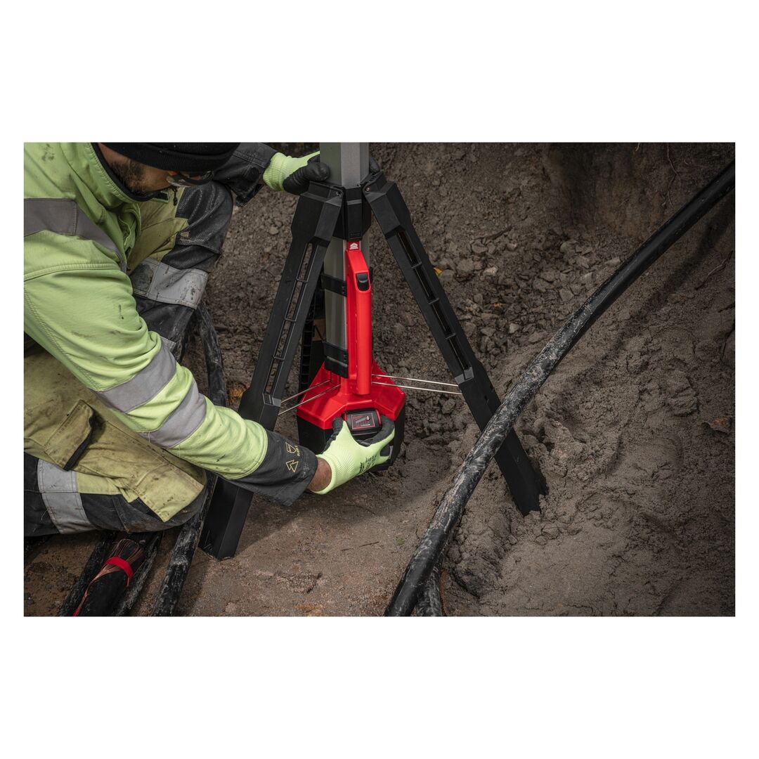 MILWAUKEE Baustrahler M18SAL2-502B 2x18V/5,5 Ah, Ladegerät, Wekrzeugtasche MILWAUKEE Baustrahler M18SAL2-502B 2x18V/5,5 Ah, Ladegerät, Wekrzeugtasche