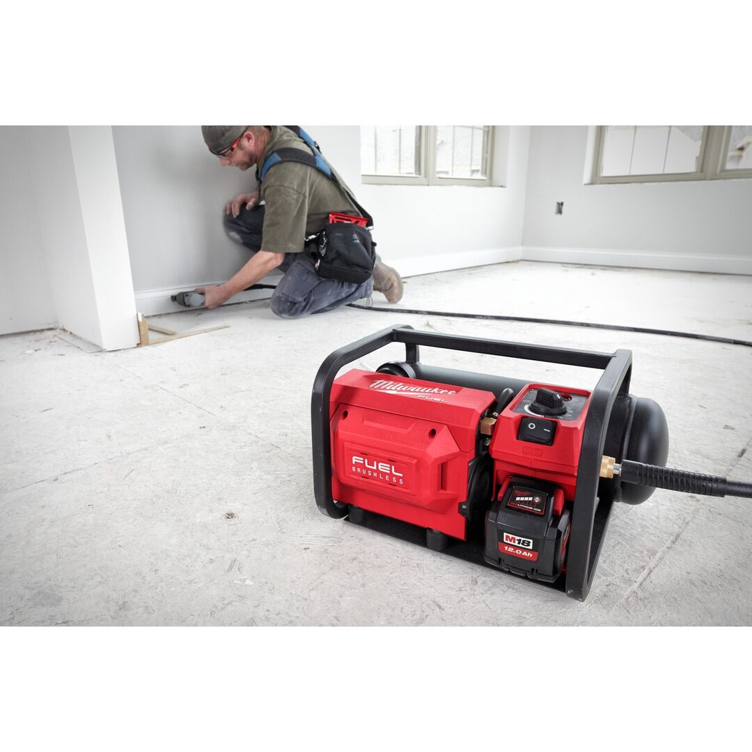 MILWAUKEE Akku-Kompressor Fuel M18FAC-0 Solo, im Karton MILWAUKEE Akku-Kompressor Fuel M18FAC-0 Solo, im Karton