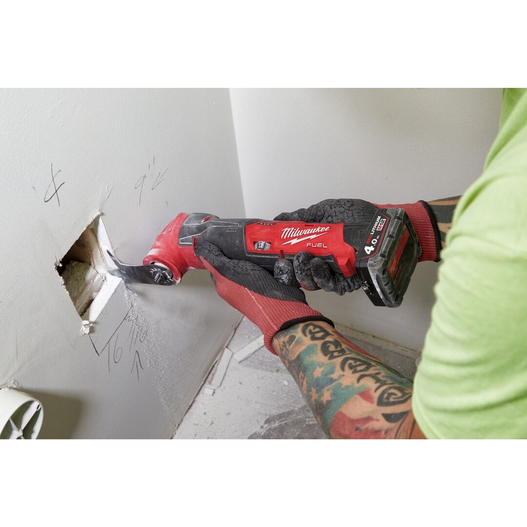 MILWAUKEE Multitool M12 FMT-422X Fuel 12V 1x4.0Ah 1x2.0Ah MILWAUKEE Multitool M12 FMT-422X Fuel 12V 1x4.0Ah 1x2.0Ah