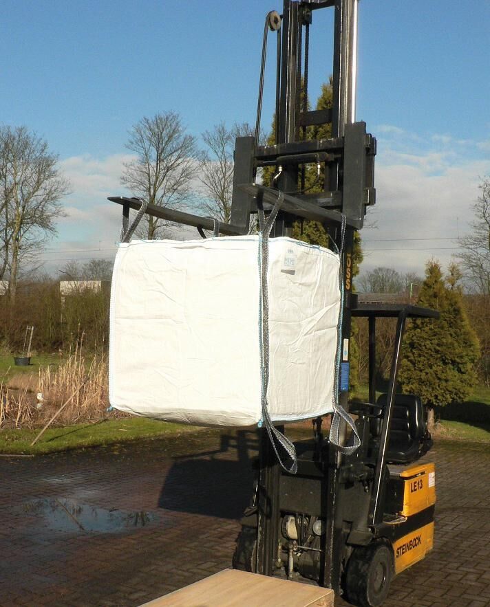 Big Bag Tragkr. 1350 kg 4 Hebe - / 2 Bodenschl. Big Bag Tragkr. 1350 kg 4 Hebe - / 2 Bodenschl.