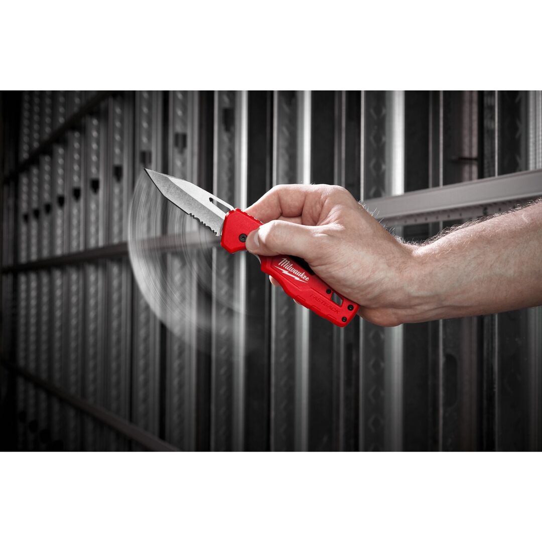 MILWAUKEE Fastback 5-in-1 Klappmesser mit integriertem 1/4" Hex-Bithalter MILWAUKEE Fastback 5-in-1 Klappmesser mit integriertem 1/4" Hex-Bithalter