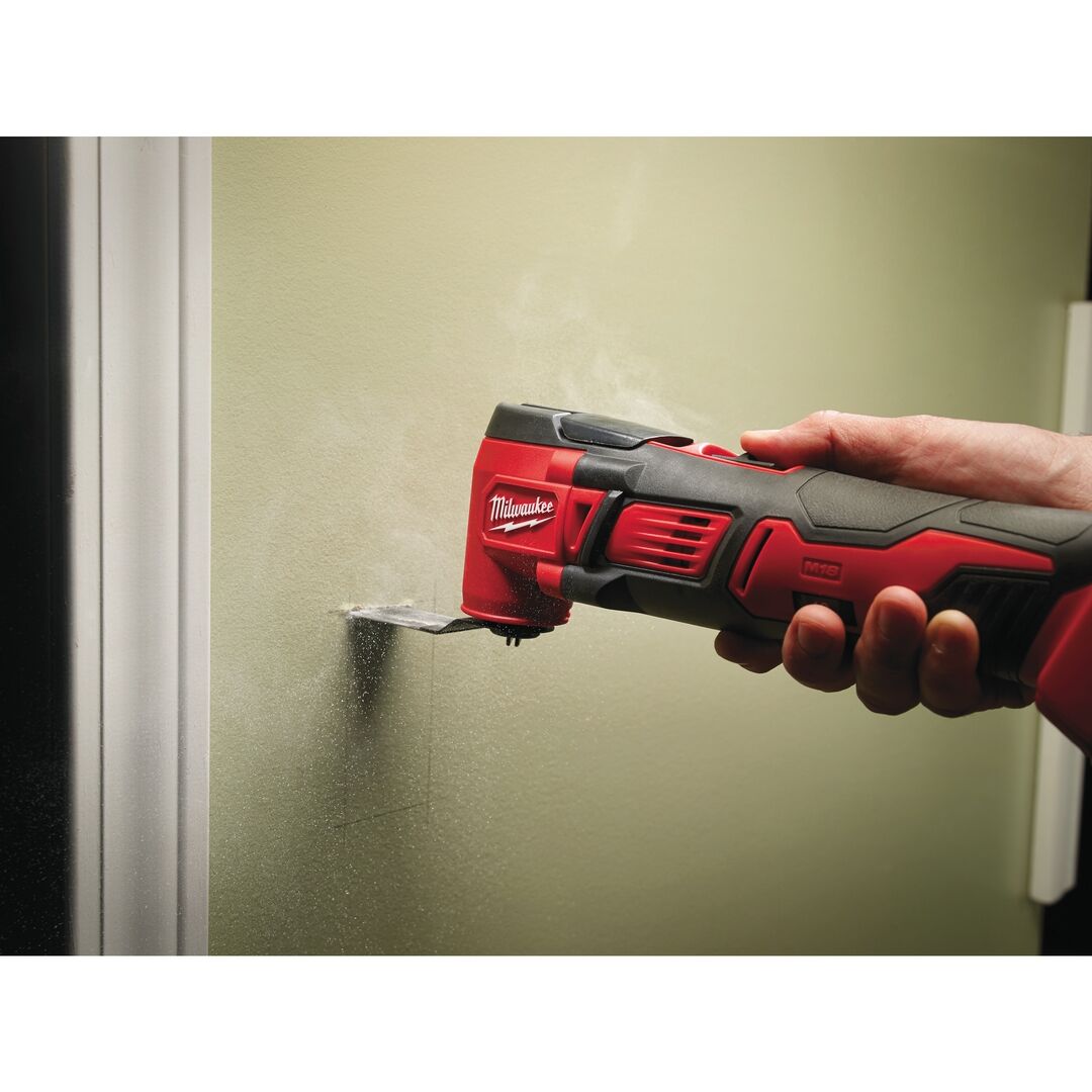 MILWAUKEE Akku-Multitool M18 BMT/4.0 Ah + 2.0 Ah