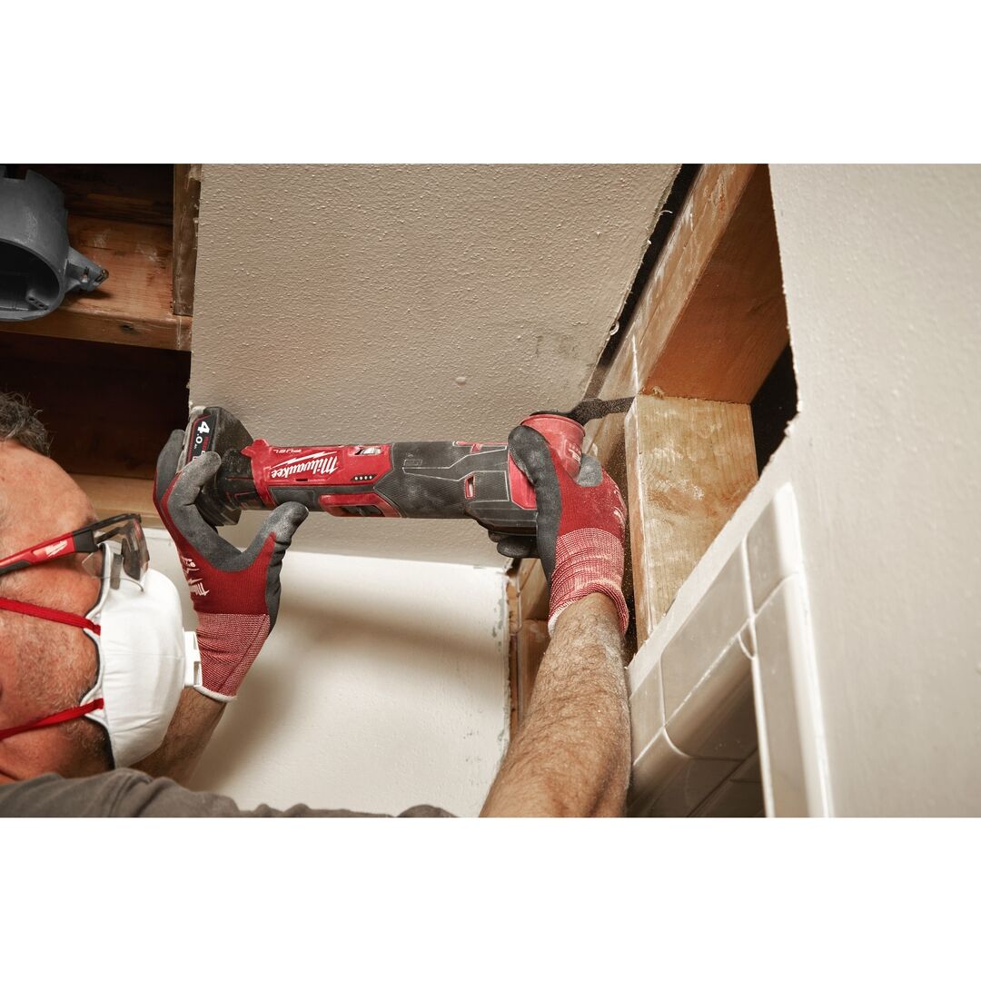 MILWAUKEE Multitool M12 FMT-422X Fuel 12V 1x4.0Ah 1x2.0Ah MILWAUKEE Multitool M12 FMT-422X Fuel 12V 1x4.0Ah 1x2.0Ah