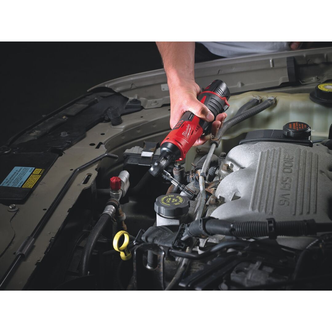 MILWAUKEE Akku-Ratsche M12 IR-201B (1/4")/2.0 Ah