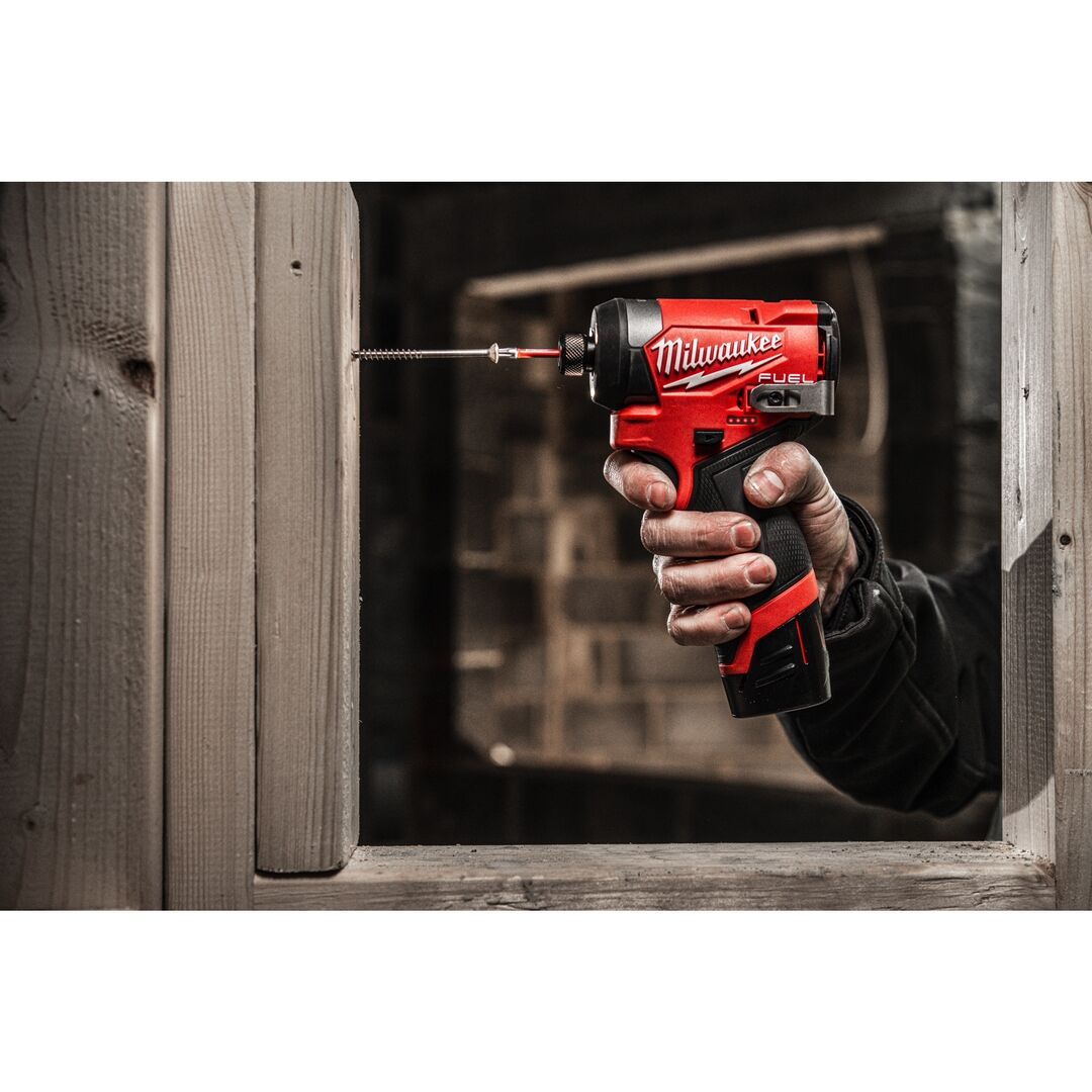 MILWAUKEE Akku-Schlagschrauber 1/4" Hex M12FID2-202X, 2x12V/2,0 Ah, Ladegerät MILWAUKEE Akku-Schlagschrauber 1/4" Hex M12FID2-202X, 2x12V/2,0 Ah, Ladegerät