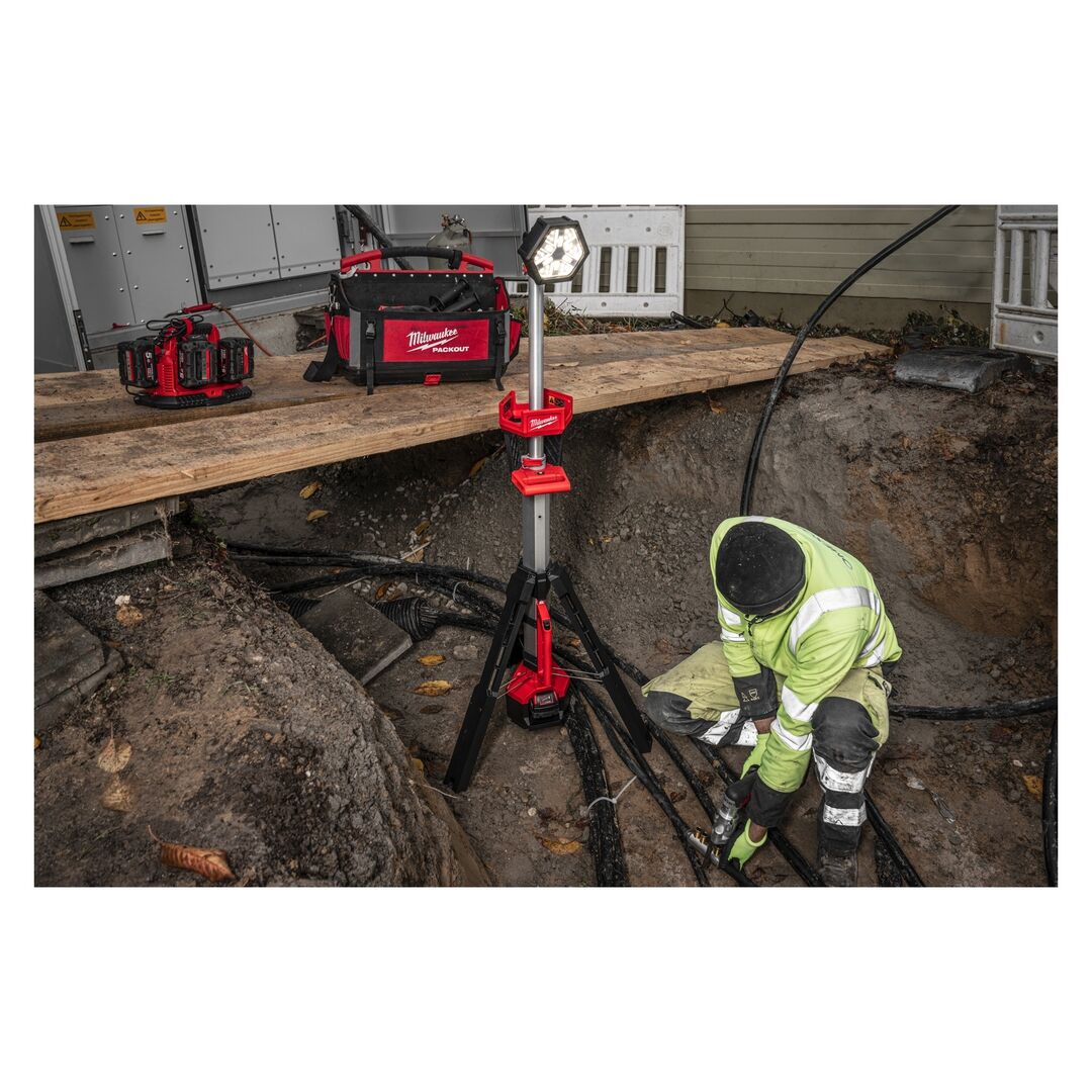 MILWAUKEE Baustrahler M18SAL2-502B 2x18V/5,5 Ah, Ladegerät, Wekrzeugtasche MILWAUKEE Baustrahler M18SAL2-502B 2x18V/5,5 Ah, Ladegerät, Wekrzeugtasche