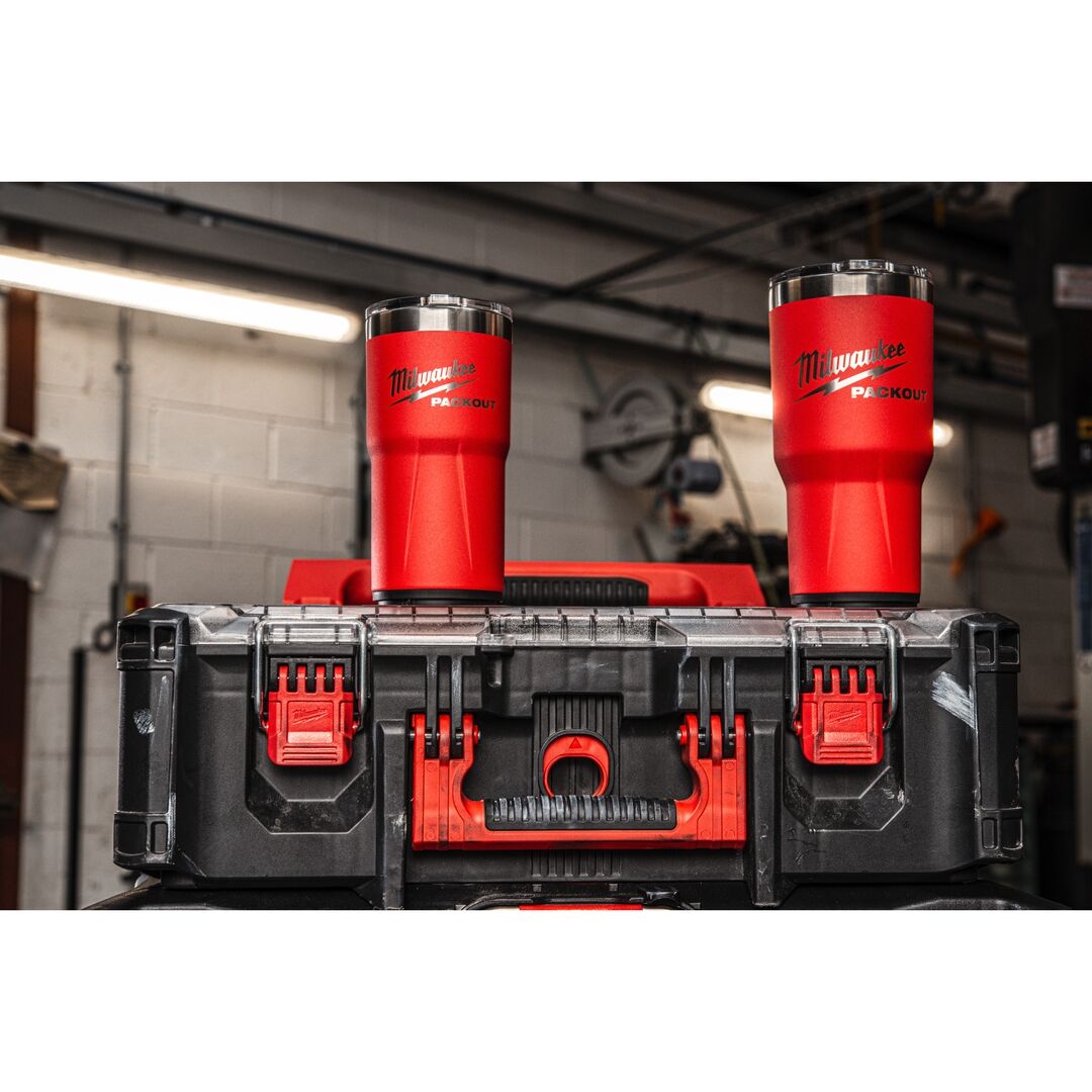 MILWAUKEE PACKOUT Thermobecher 887 ml