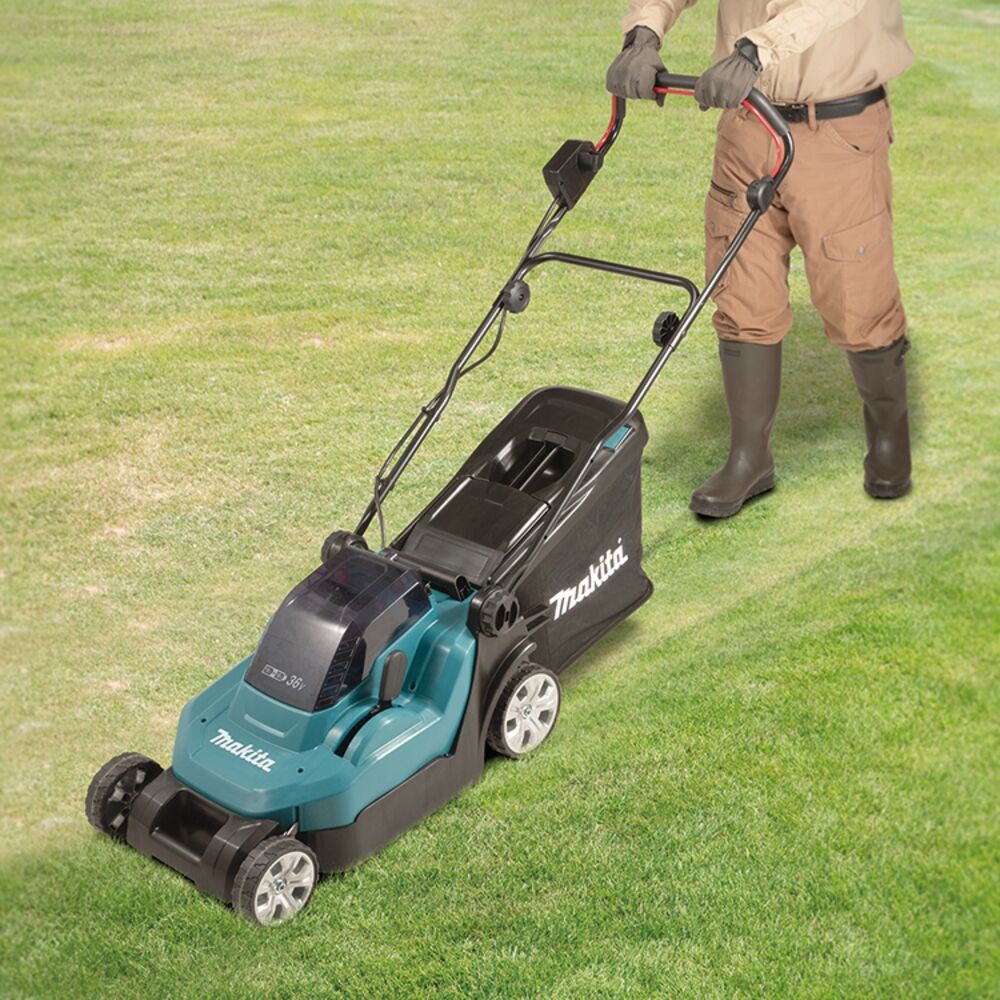 MAKITA Akku-Rasenmäher DLM382PM2 2x18V/4Ah Doppelladegerät
