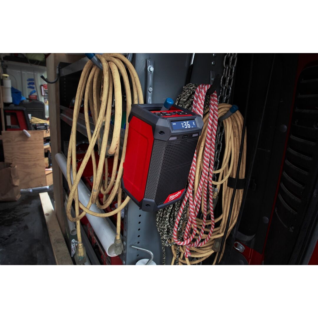 MILWAUKEE Netz-/Akku-Radio M12RCDAB+-0 Solo, im Karton