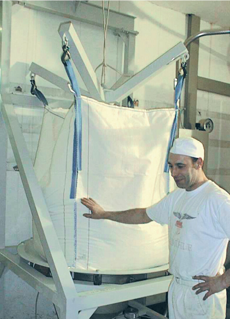 Big Bag Tragkr. 1350 kg 4 Hebe-/ 2 Bodenschl. Big Bag Tragkr. 1350 kg 4 Hebe-/ 2 Bodenschl.